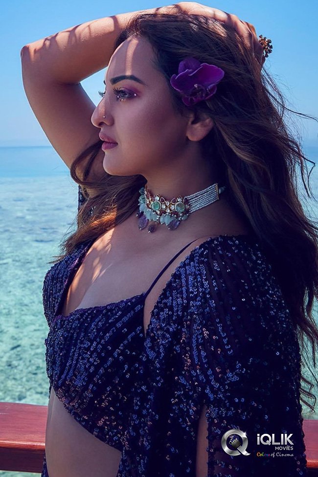 Sonakshi-Sinha